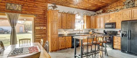 House (2 Bedrooms) | Interior