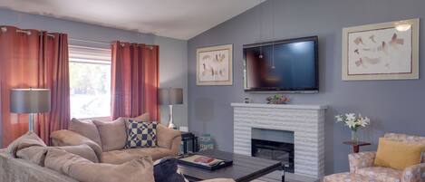 House (4 Bedrooms) | Front of property