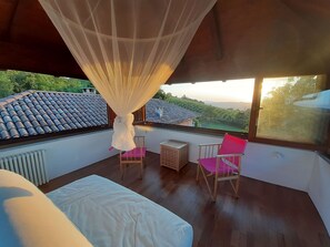 6 makuuhuonetta, silitysrauta/-lauta, Wi-Fi, vuodevaatteet