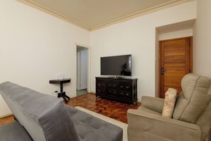 Living area - Excellent 2-bedroom apartment in Ipanema. (Rio de Janeiro)