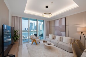 TV - Exquisite 2BR | Private Beach Access | Near Marina & JBR (Dubai)