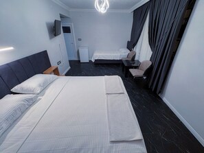 클래식 더블룸, 발코니, 시내 전망 | 무료 WiFi