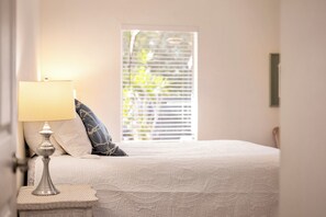 Free WiFi, bed sheets - New Listing! Sunny Cape Coral Retreat | Pool, Hot Tub & Bikes (Cape Coral)