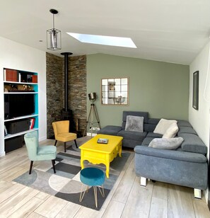 Televisie en een open haard