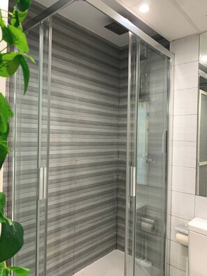 Hair dryer, towels, soap, toilet paper - Centrally located apartment in Torremolinos (Torremolinos)
