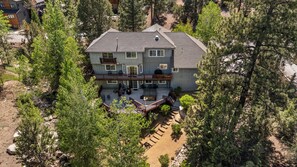 Exterior - Big Bear Nest at Eagle Mountain - Game Room, Pool Table, Ping Pong, Foosball, Jet Tub, 3 Fireplaces (Big Bear Lake)