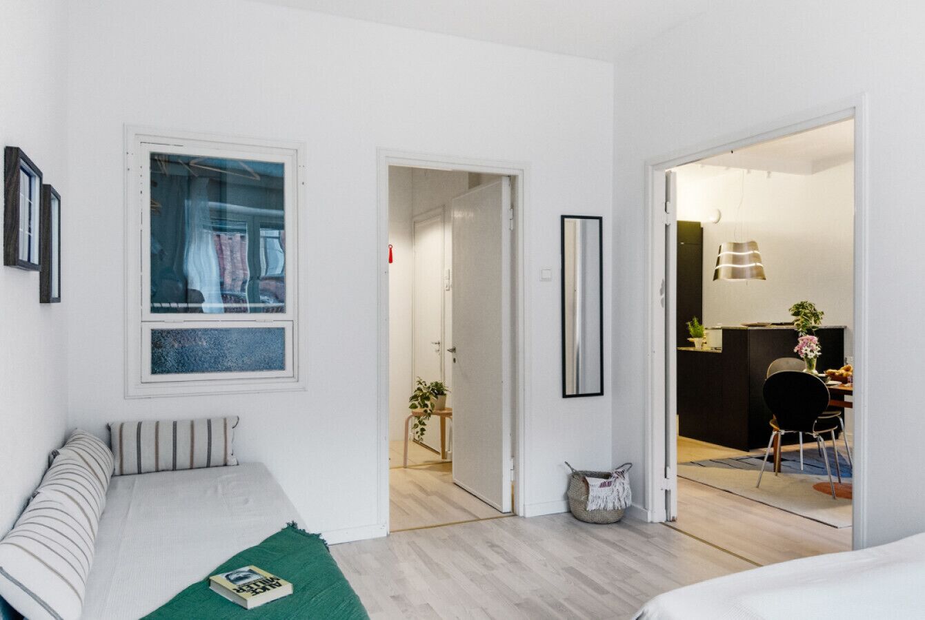 Skrivebord, strykejern/-brett, wi-fi og sengetøy