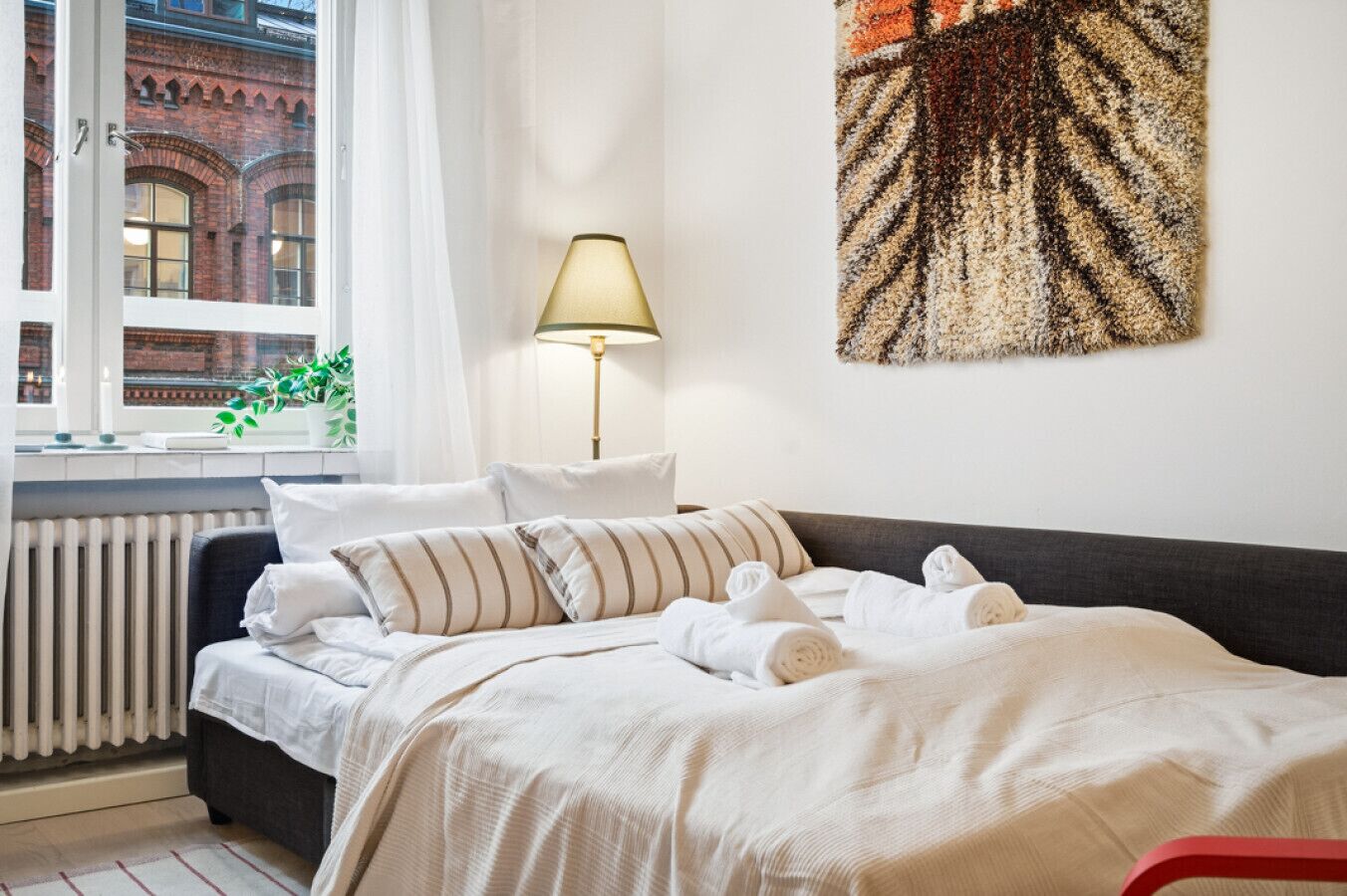 Skrivebord, strykejern/-brett, wi-fi og sengetøy