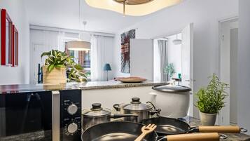 Fridge, microwave, oven, stovetop