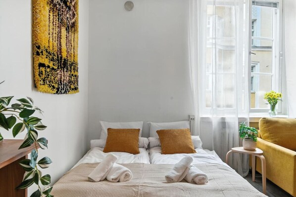 1 bedroom, desk, iron/ironing board, free WiFi - Mid Century Jugend | Walkable Area | Tram/Bus 200m (Helsinki)