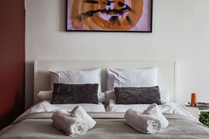 1 slaapkamer, een strijkplank/strijkijzer, gratis wifi, beddengoed