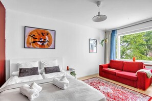 1 slaapkamer, een strijkplank/strijkijzer, gratis wifi, beddengoed