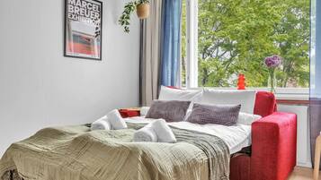 1 bedroom, iron/ironing board, free WiFi, bed sheets