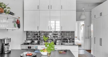 Red Bauhaus | Kamppi Square | 35m tram/bus, Wi-Fi