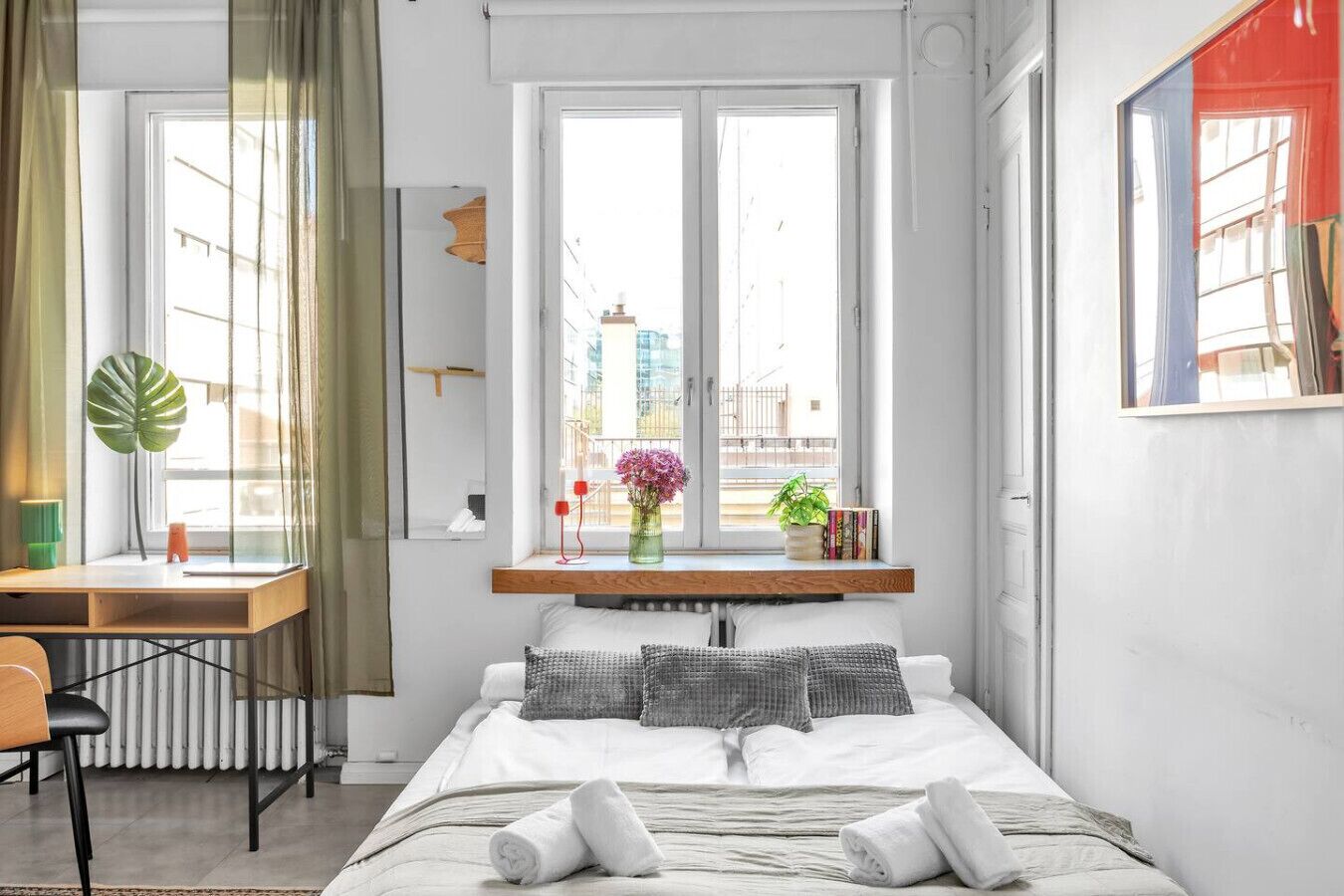 1 habitación, escritorio, tabla de planchar con plancha y wifi gratis 