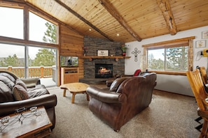 Smart TV, fireplace
