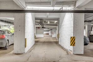 Property grounds - The Best Area w Free Parking Garage, 200m tram/bus (Helsinki)