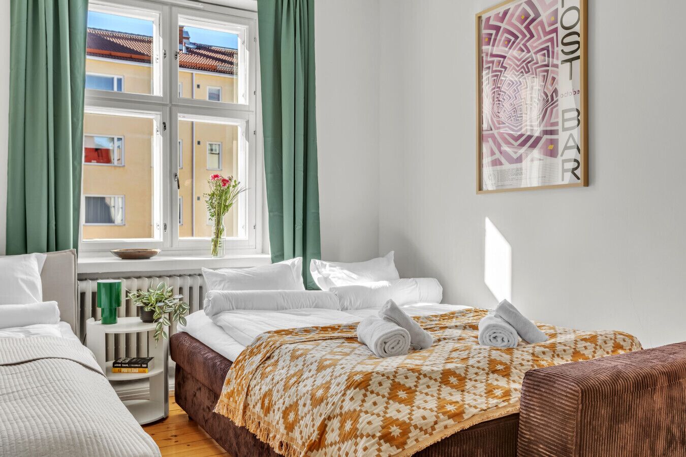 2 Schlafzimmer, Schreibtisch, Bügeleisen/Bügelbrett, Reisekinderbett