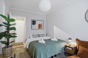 1 chambre, bureau, fer et planche à repasser, Wi-Fi gratuit