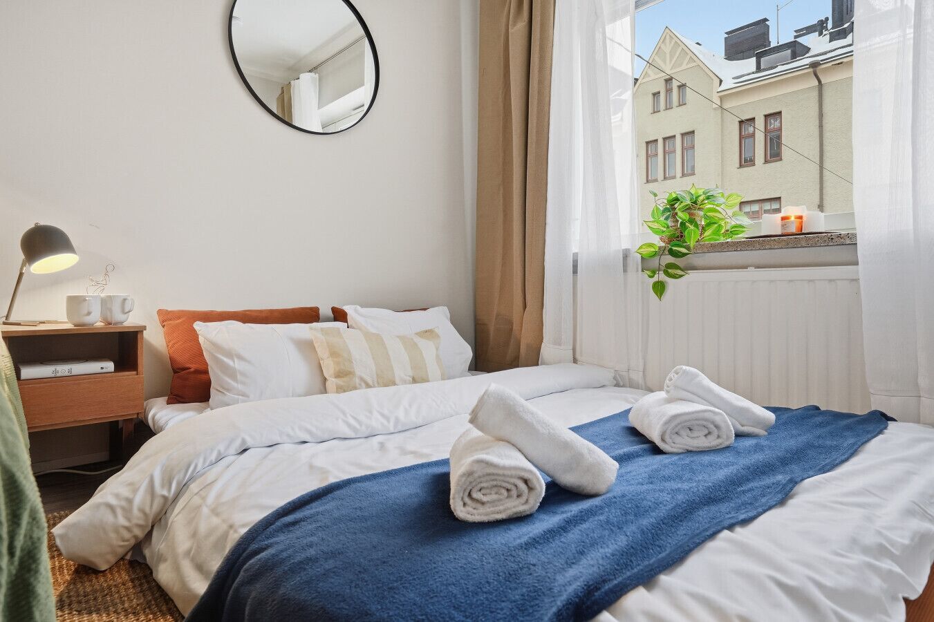 1 soverom, skrivebord, strykejern/-brett og wi-fi (inkludert)