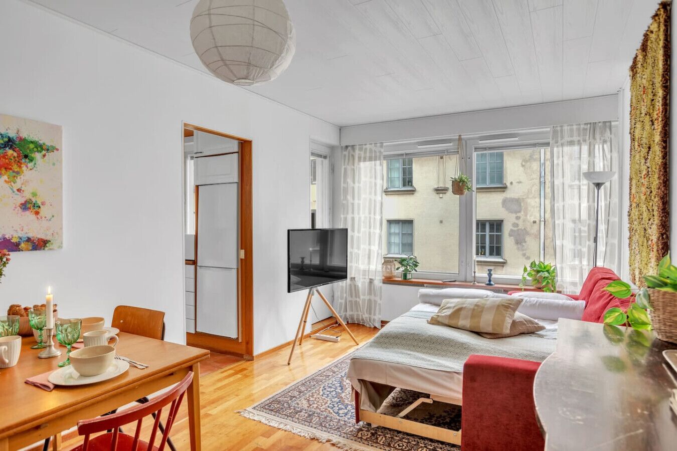 1 habitación, escritorio, tabla de planchar con plancha y wifi gratis 