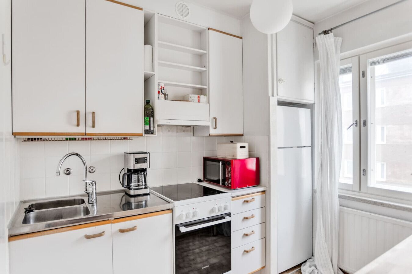 Microwave, oven, stovetop, coffee/tea maker