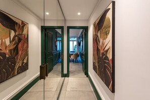 Interior - Cosy Flat in Porto w/ Private Patio & Garden Area by Lisbeyond (Porto)