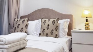 Ropa de cama hipoalergénica y escritorio 