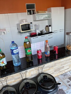 Chambre Double pour 1 personne, balcon | Cuisine partagée | Mini réfrigérateur, micro-ondes, plaque de cuisson