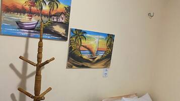 Chambre Double pour 1 personne | Bureau, rideaux occultants, fer et planche à repasser, Wi-Fi gratuit