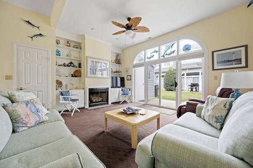 70 Henlopen Gardens - lovely 2 bedroom townhouse in Lewes!