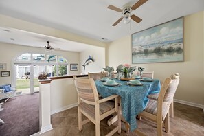 Dining - 70 Henlopen Gardens - lovely 2 bedroom townhouse in Lewes! (Lewes)