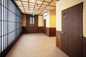 Interior entrance - Grand Inn Hakata (Fukuoka)