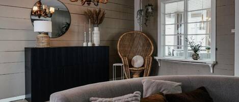 Coin salon dans le hall