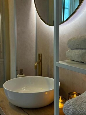 Free toiletries, hair dryer, soap, shampoo