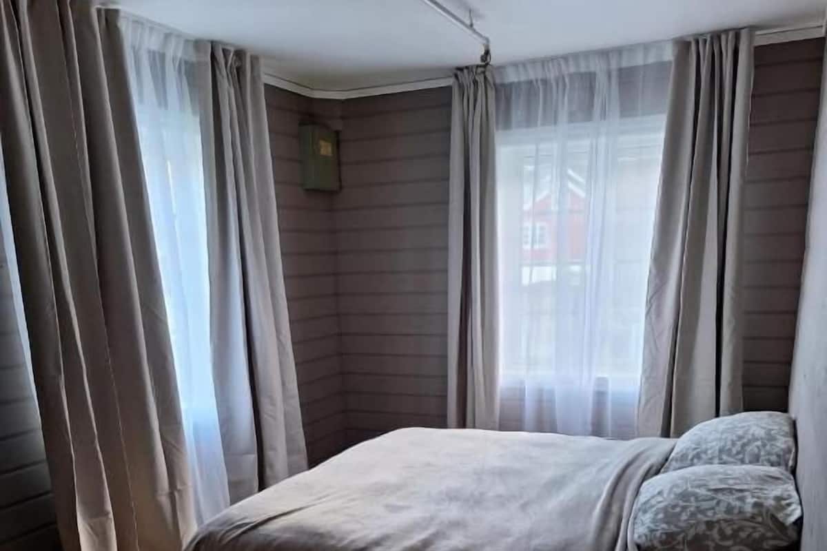 Villa, Mountain View | Laptop workspace, WiFi (free), bed sheets