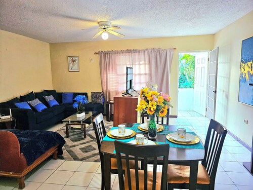  2-bedroom apartment with AC and hot water