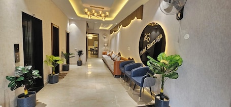 Fachada de la propiedad. Hotel Sharanga