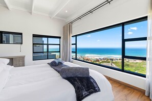 House (5 Bedrooms) | Interior - 31 Flamink Crescent Ave (Glentana)