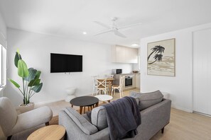 Huoneisto, 2 makuuhuonetta, parveke | Oleskelualue