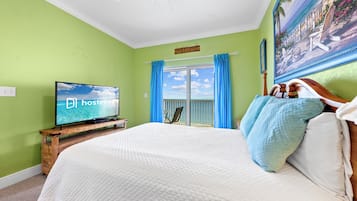 Kondominium Khas, 2 kamar tidur, balkon, pemandangan pantai | Didekorasi berbeda-beda dan dilengkapi dengan perabotan berbeda-beda