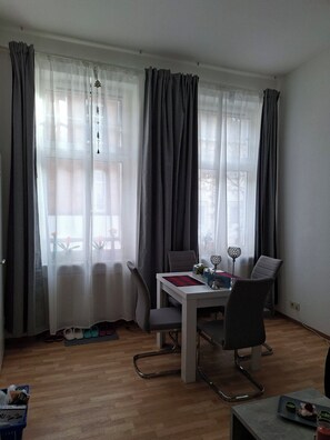 تناول الطعام