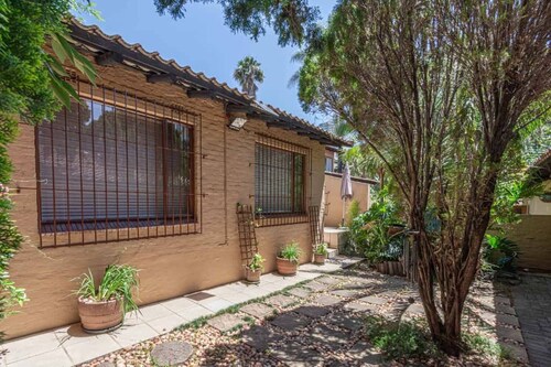 Birdsong in Sandton and Charming Townhouse Retreat