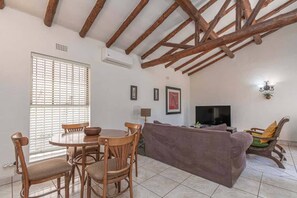 House, 2 Bedrooms, Accessible, Terrace | Living room