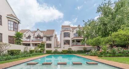 Peaceful Sandton Townhouse in Gated Community