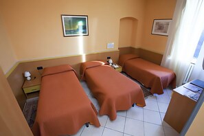 Triple Room | In-room safe, blackout drapes, free WiFi - Hotel La Quercia (Mozzo)