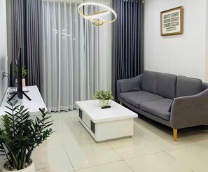 65-inch Smart TV with cable channels, fireplace, Netflix