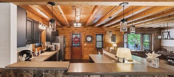 Cushing Home Family Cabin Near Wachusett Mtn 4 Bedroom Home