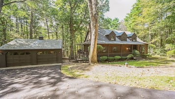 House, 4 Bedrooms | Exterior