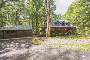 House, 4 Bedrooms | Exterior - Cushing Home Family Cabin Near Wachusett Mtn 4 Bedroom Home (Ashburnham)